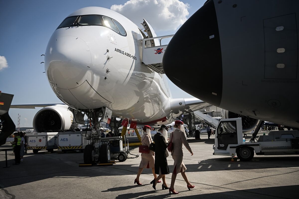 In Paris, a Global Air Show Overshadowed by Air India Crash