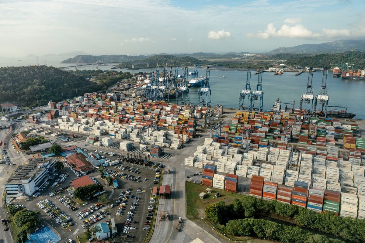 Panama Official Seeks Court Review of Hutchison Ports Contract