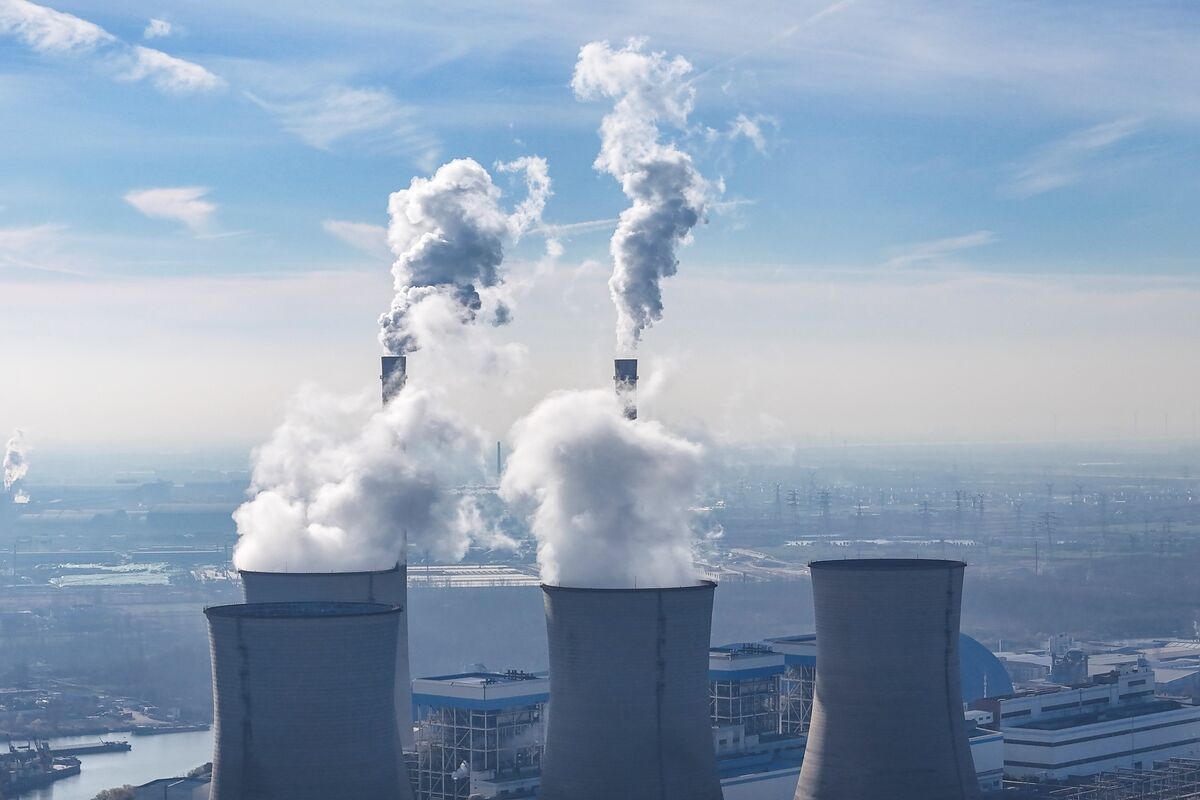 China Set to Reach Peak Emissions Before 2030, Ex-Official Says
