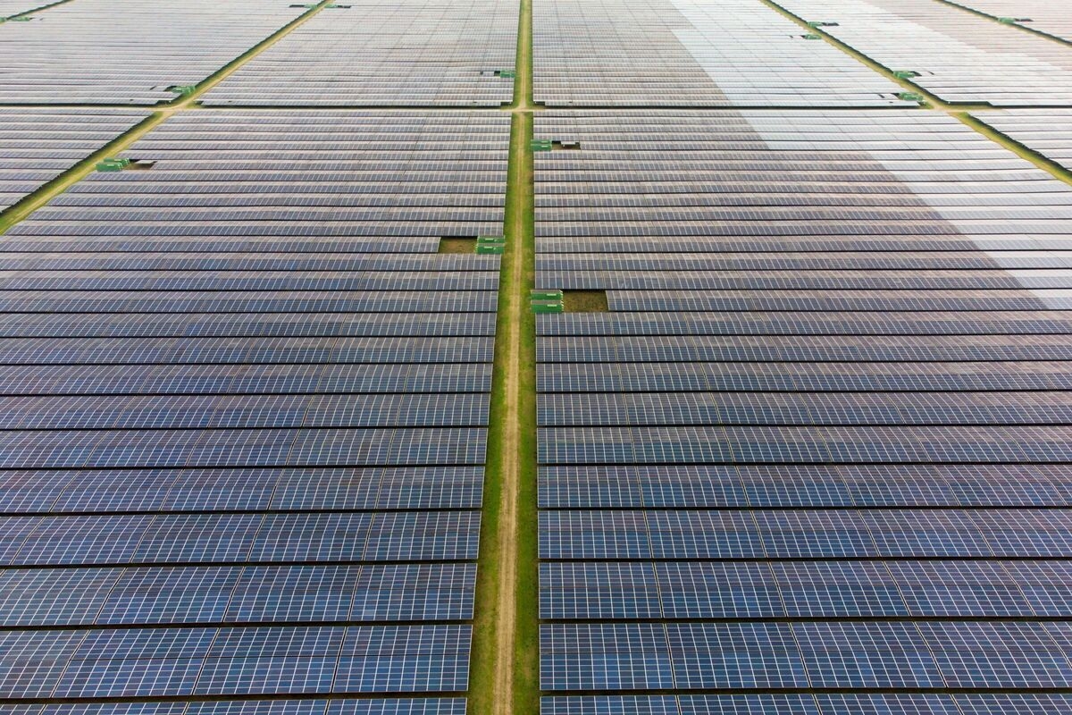 French Power Price Plunges Below Zero as Solar Floods the Grid