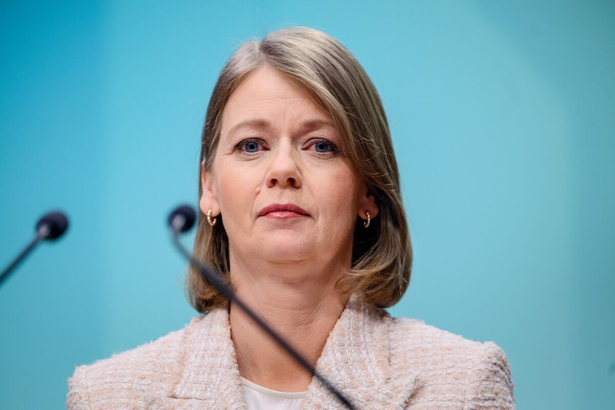 Norway Unexpectedly Cuts Key Rate, Ending Outlier Status