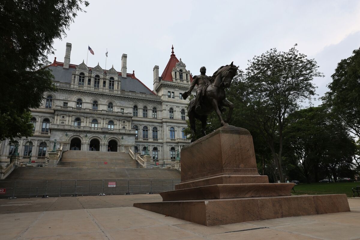 NY Lawmakers Near Deadline to Pass Bill Targeting Emerging Market ‘Vulture Funds'