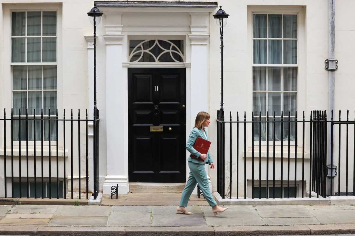 UK May Need a Crisis to Get Serious About Debt