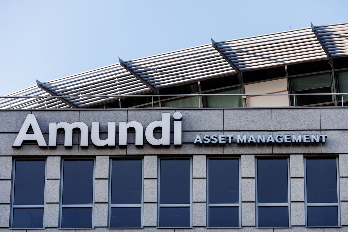 Amundi Says Clients Are Asking for Hedges Amid High Volatility