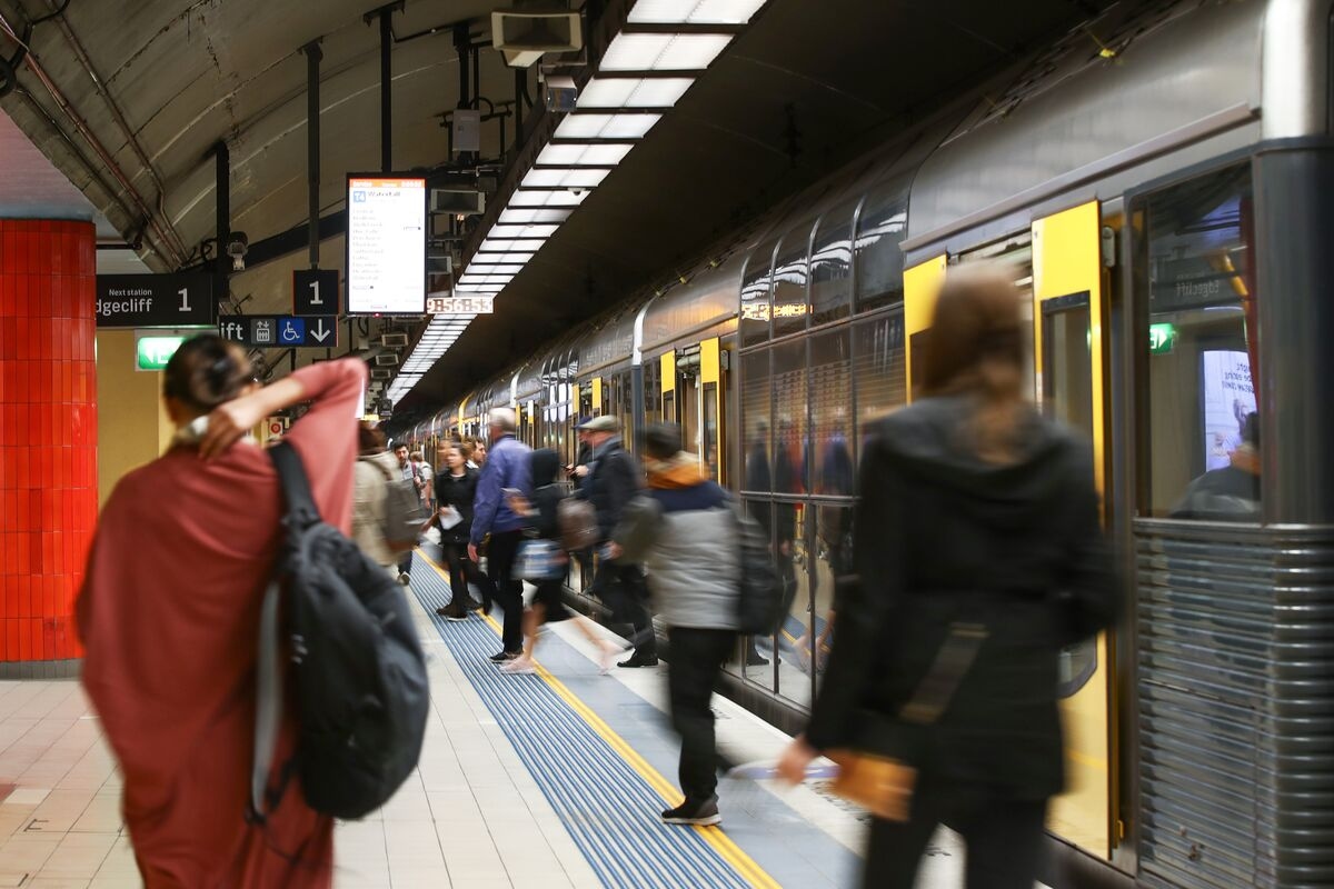 Australian Unemployment Climbs to Four-Year High, Currency Drops
