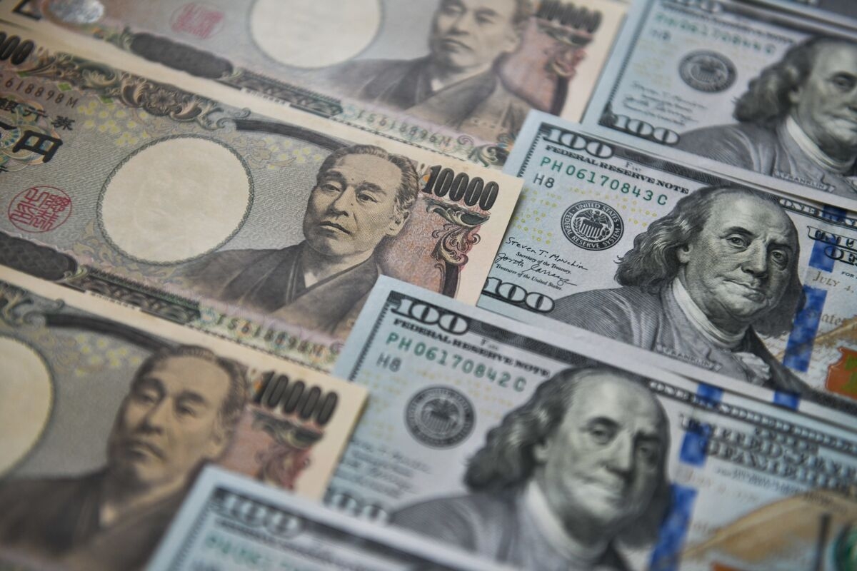 Japanese Stocks Rebound Boosted by Weaker Yen, Oil Stocks Down