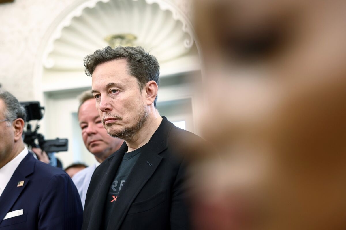 Musk Lobbies Washington to Clear Way for Self-Driving Cars
