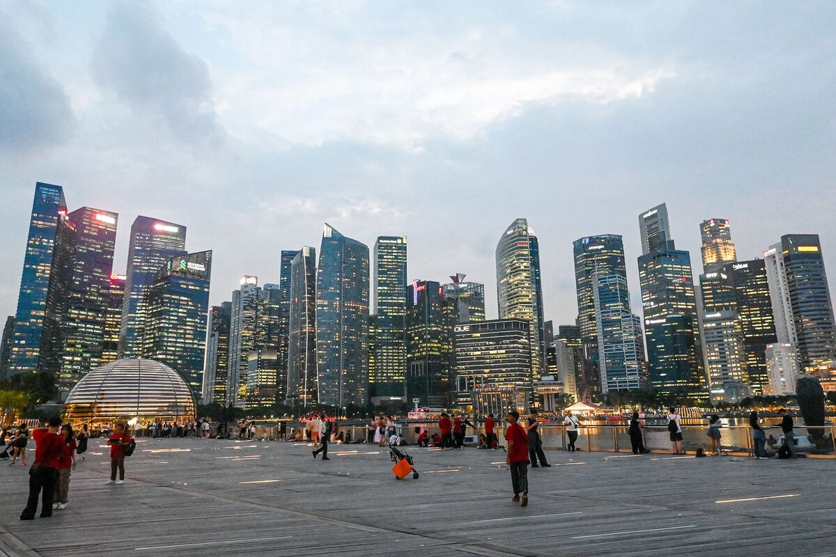 Warburg Pincus Singapore Dealmaker Lee Is Said to Leave PE Firm
