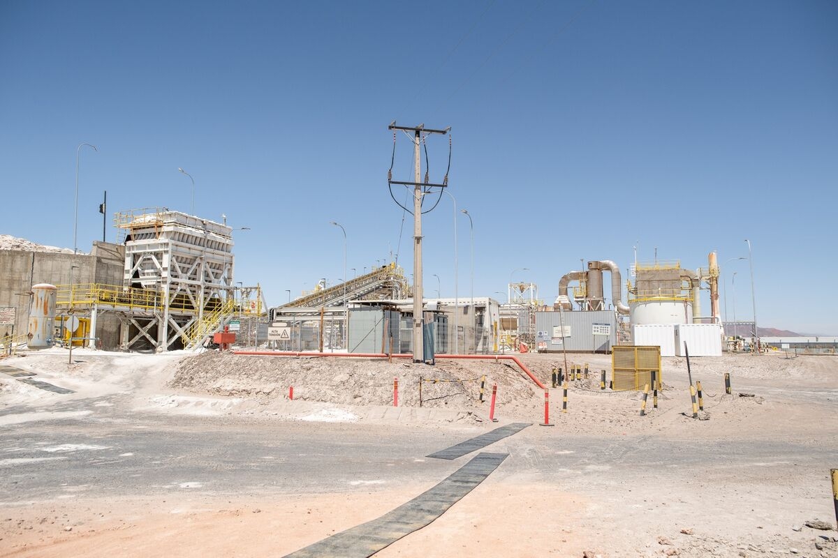 China Firms Willing to Talk After Chile Says Lithium Deals Dead