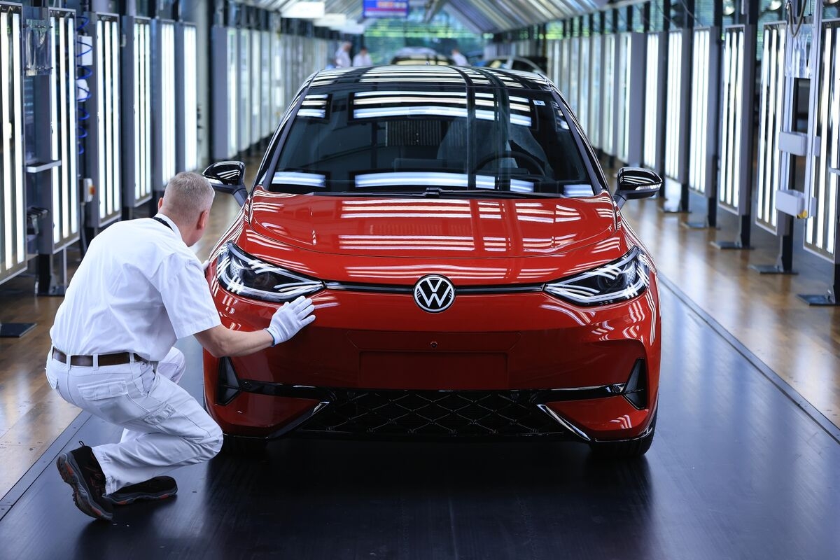 Volkswagen Looks at Making Cars in Egypt to Sell Across Africa