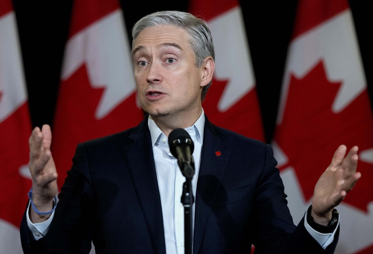 Canada's Finance Minister Sees Path to Avoid Baseline US Tariff