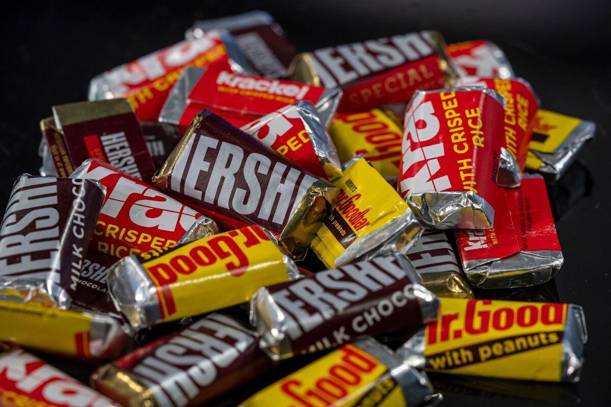 Hershey to Remove Synthetic Dyes From Its Snacks by End of 2027