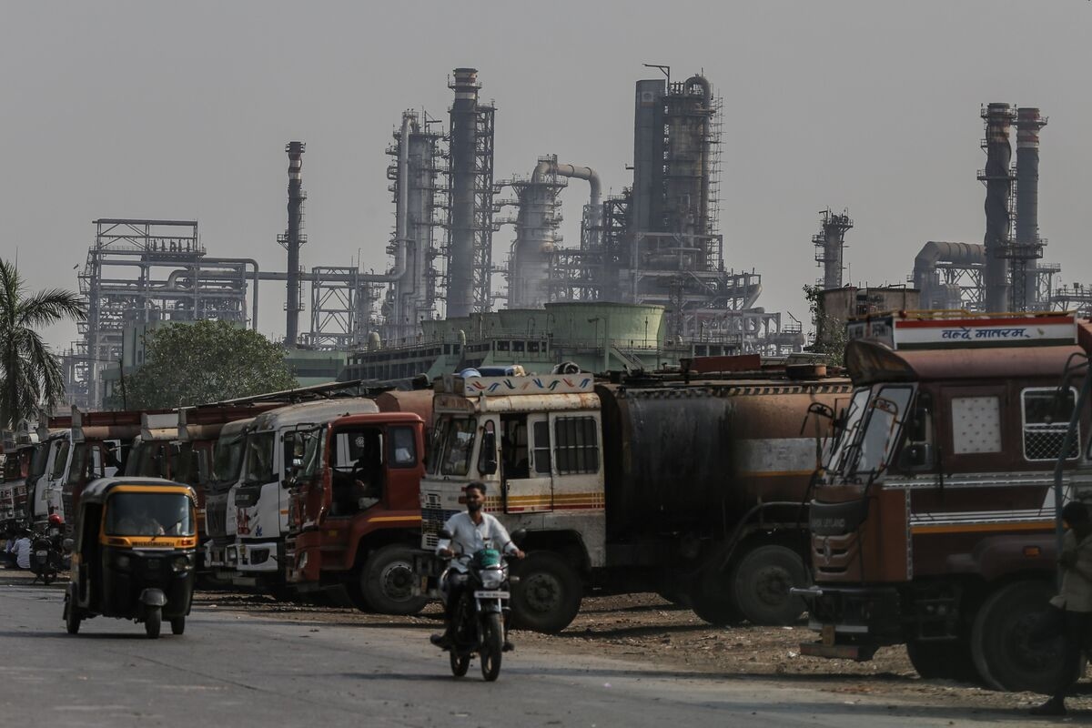 Trump's Push to Curb India's Appetite for Russian Oil Comes With Risk