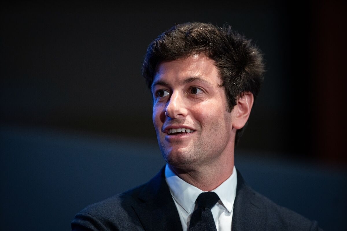 Capital Group, Kushner's Thrive Visited China to Study AI Scene