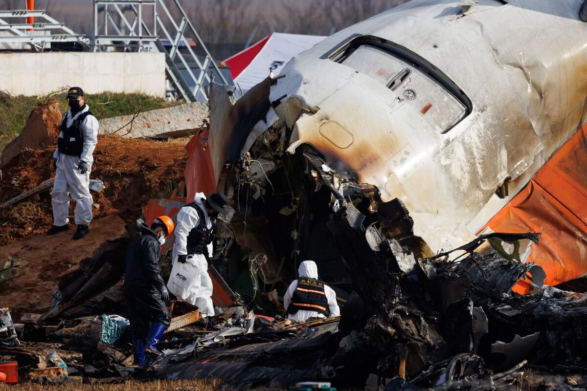 A Run of Fatal Airline Crashes Upends Sterling Safety Record