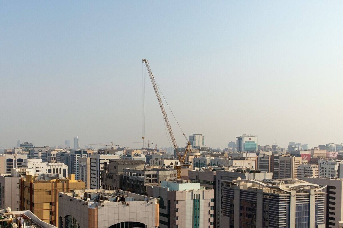 Abu Dhabi Construction Firm Is Said to Tap FAB, HSBC for Listing