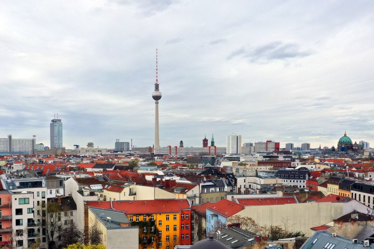 Retail Investors Pull $13 Billion From Property Funds in Europe