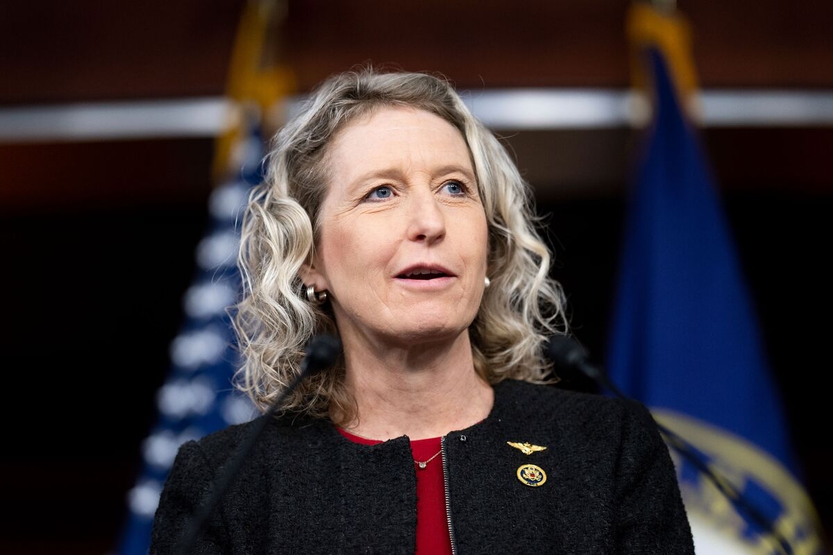 Moderate Republicans Lobby House Speaker to Fix Energy Credits