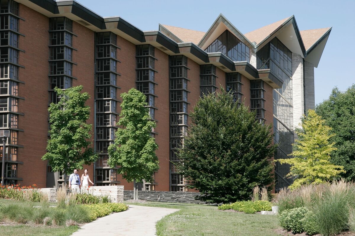 Junk-Rated College's $54 Million Bond Deal Sees Delay in Pricing