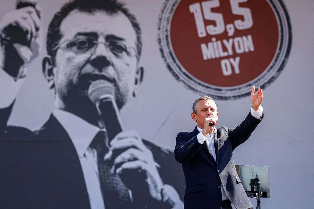 Turkey's Main Opposition Leader Assaulted as Tensions Run High