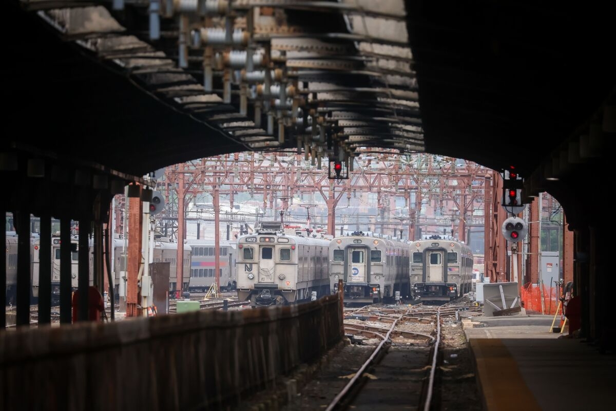 NJ Transit Makes Deal With Engineers, Ending Three-Day Strike