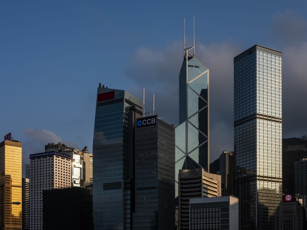 Builder Lai Sun Seeks to Sell 50% Stake in Hong Kong's CCB Tower
