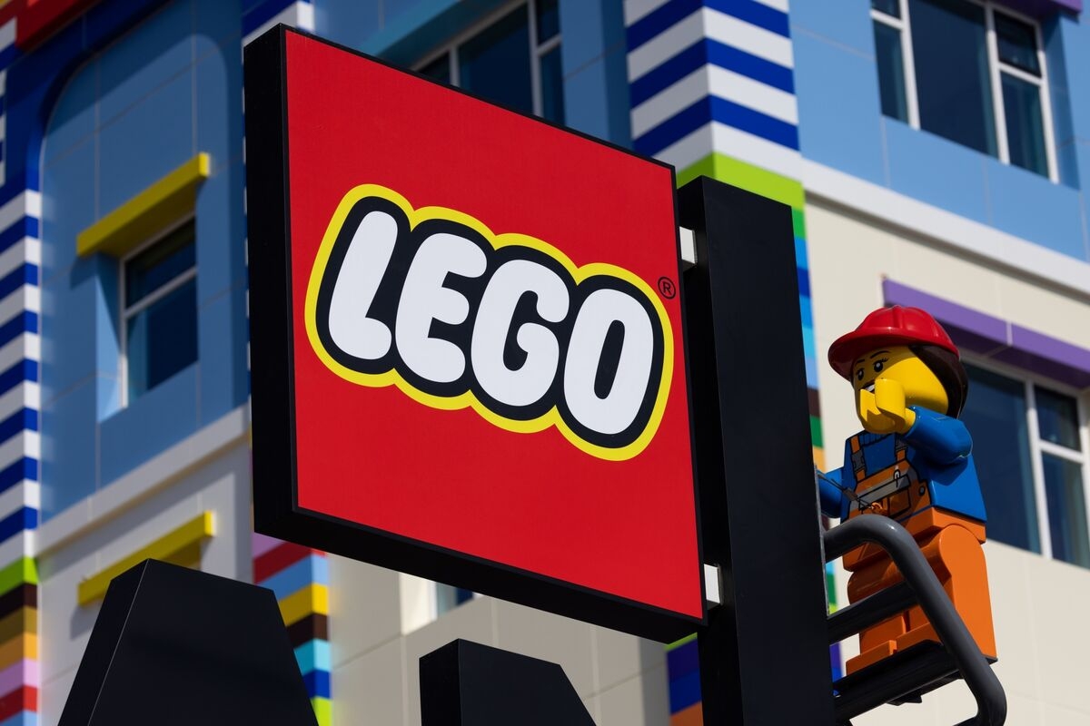 Lego Cements Position as No. 1 Toymaker With Record Sales