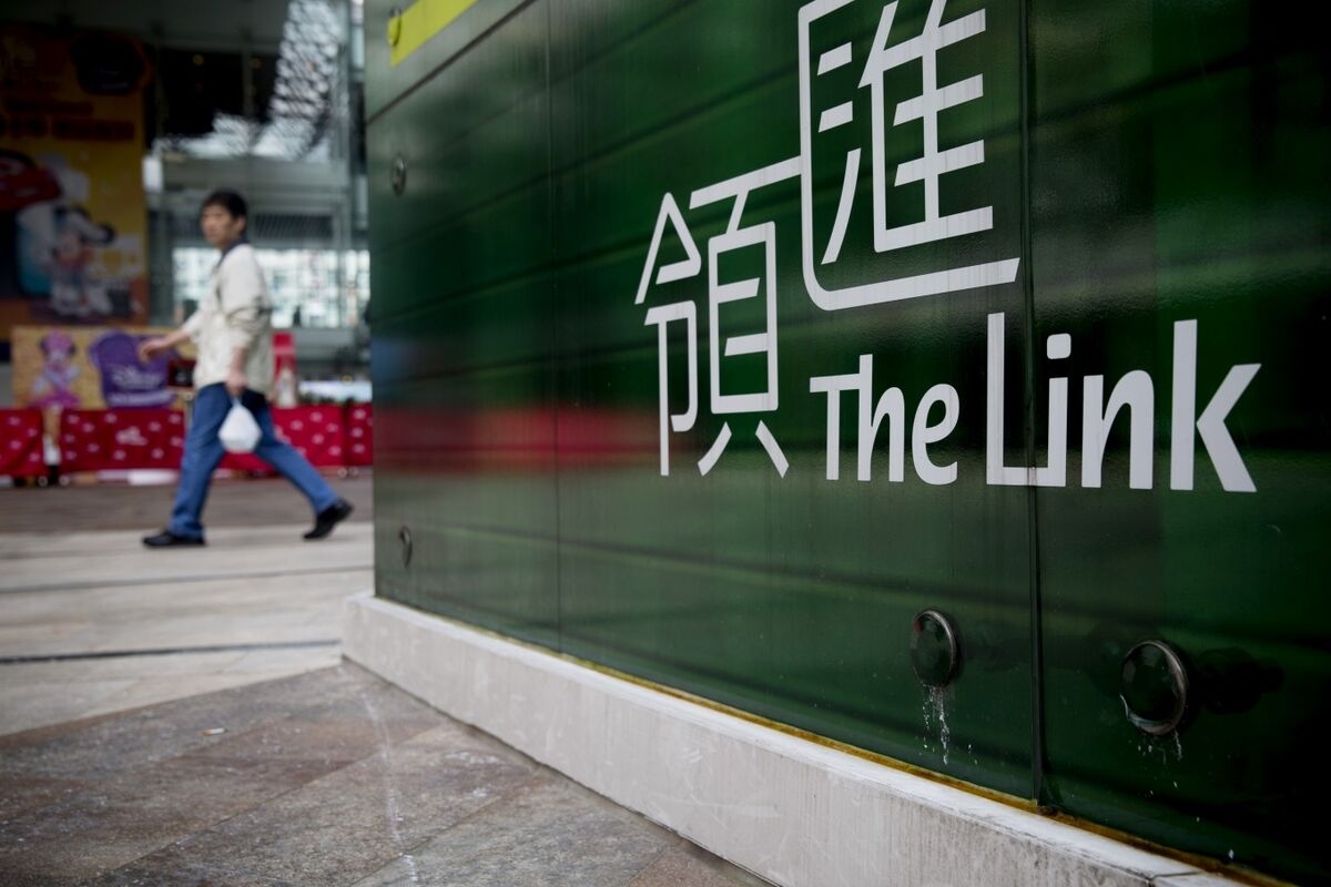 Link REIT Is Said to Weigh Singapore IPO of Non-HK, China Assets
