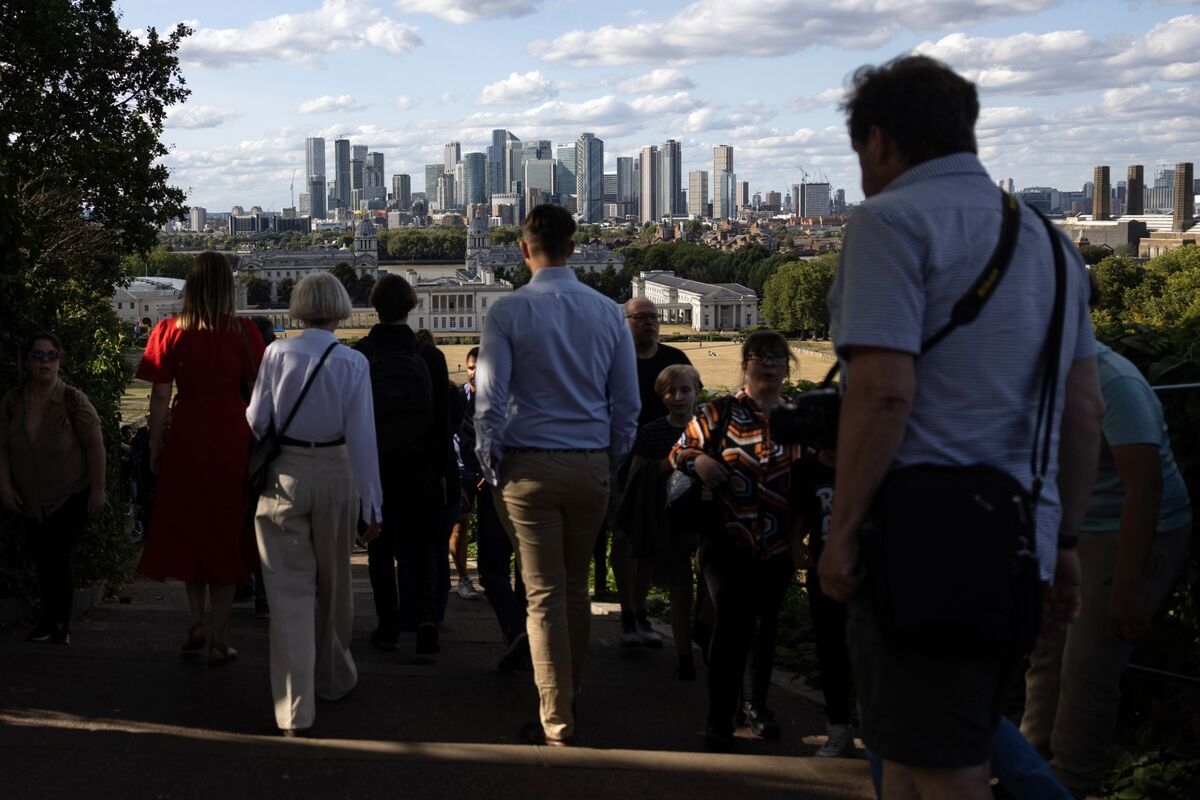UK's Much-Feared Wave of Job Cuts Is Failing to Materialize