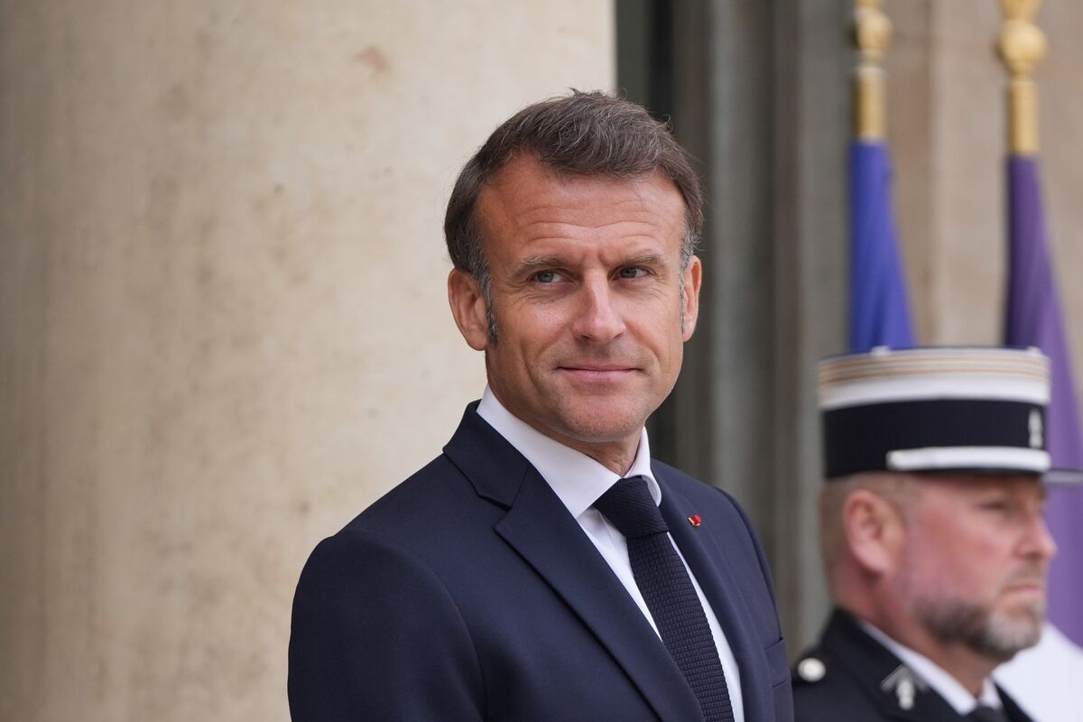 Macron Says EU Must Reinvent Its Relationship With the UK