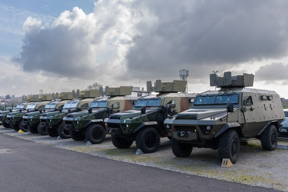 Road to French Defense Runs Through Pension Mire