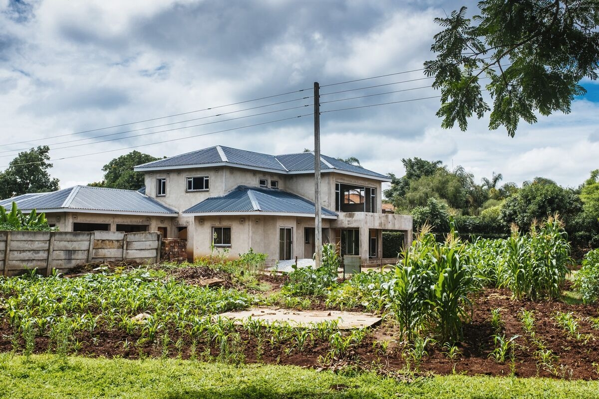 Zimbabweans Are Rushing Into Property as a Safe Haven Against a Volatile Economy