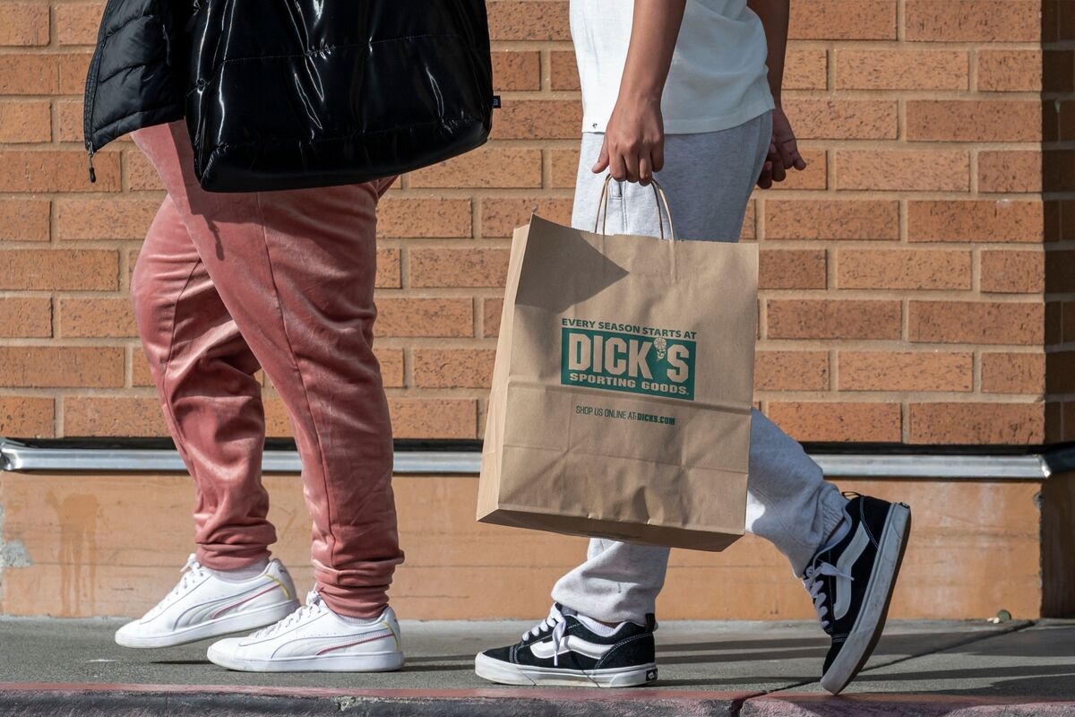 Dick's Sporting Maintains Outlook Ahead of Foot Locker Deal