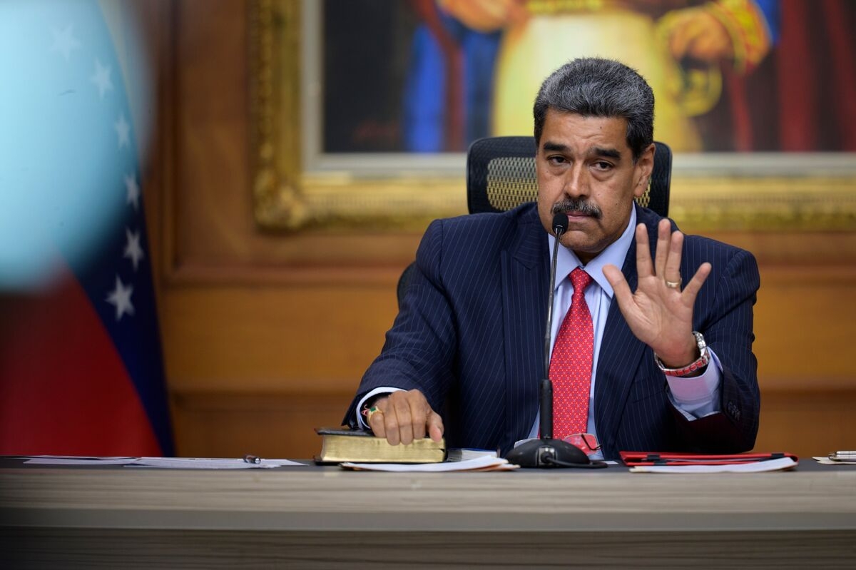 Maduro Arrest of FX Website Staff Leaves Venezuelans in the Dark