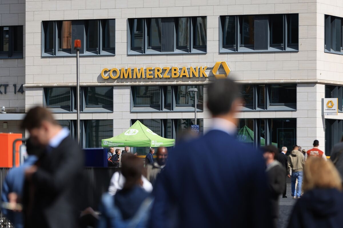 European Banks Face Hit to Profits in S&P Trade War Stress Test