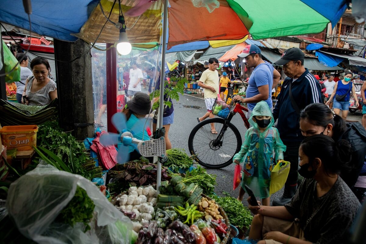 Philippine Economy Beats Expectations Amid US Tariff Turmoil