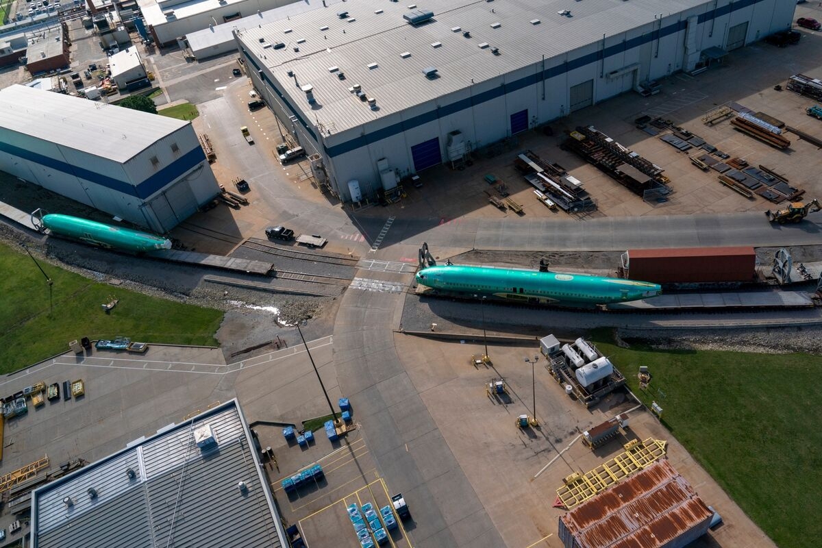 Boeing Sees Need For 44,000 New Jets; Cautions on Slow Output
