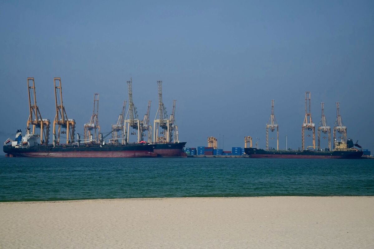 US Hits Iran Oil-Trading Network in Sweeping Sanctions Crackdown