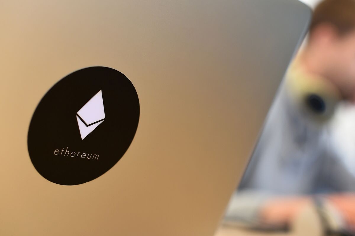 US Ether ETFs Draw $812 Million in Longest Inflow Streak of 2025