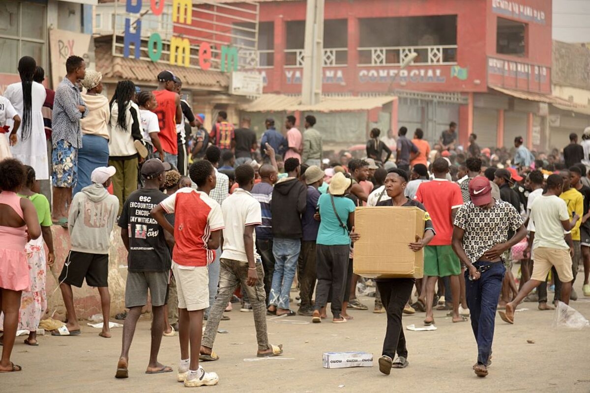 Angola Protests Death Toll Climbs to 22, Interior Minister Says