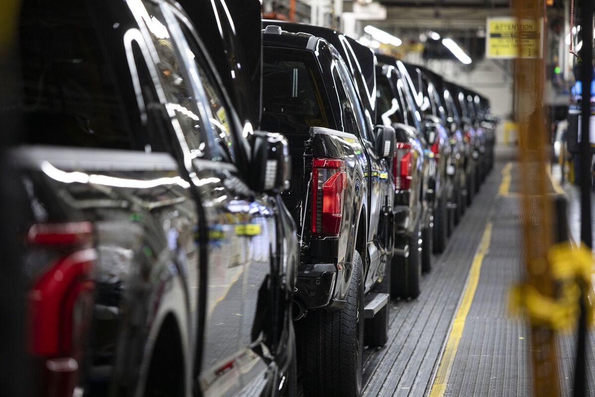 Treasuries Extend Losses as US Economic Activity Rebounds