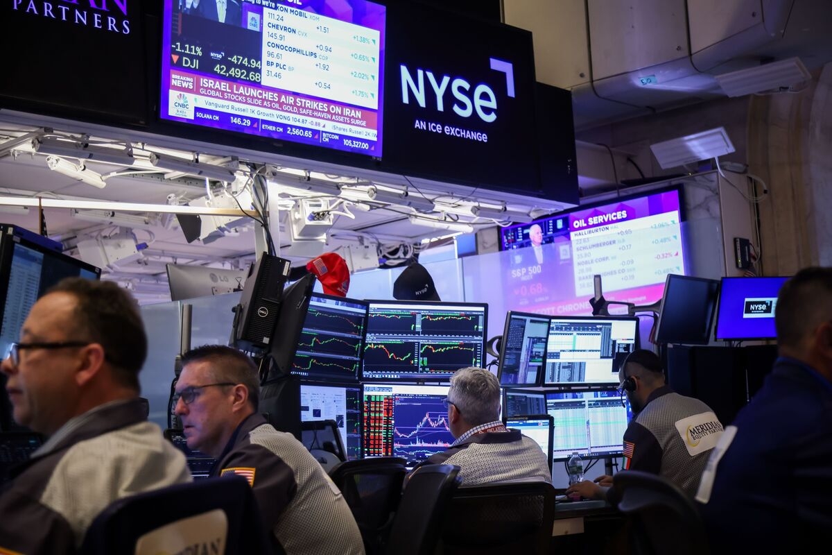 Traders ‘Hold Their Nerve' to Ride Bumpy Emerging Market Rally