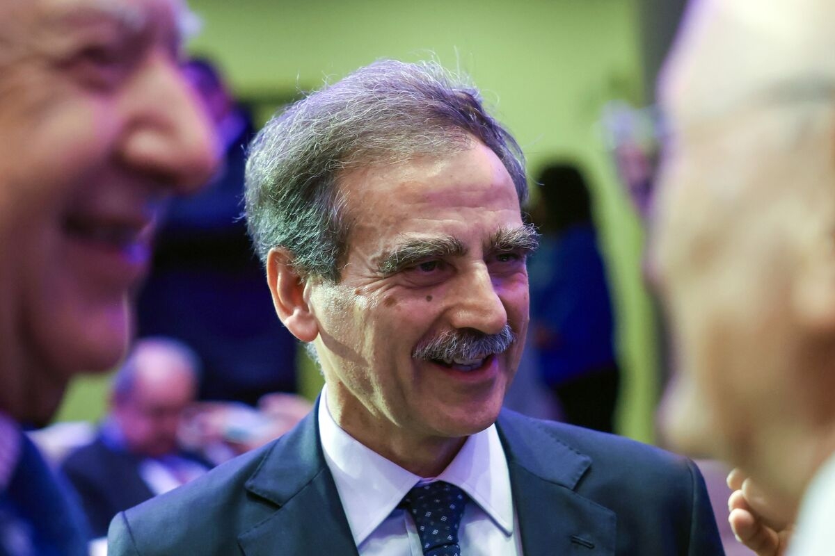 Paschi CEO to Meet Investors in Milan as Firm Pursues Mediobanca