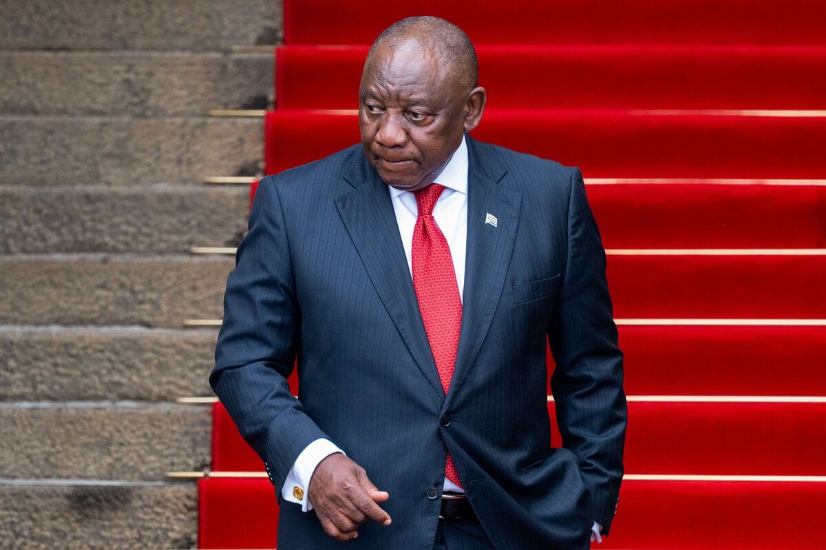 South African President Weighing Changes to Cabinet, News24 Says