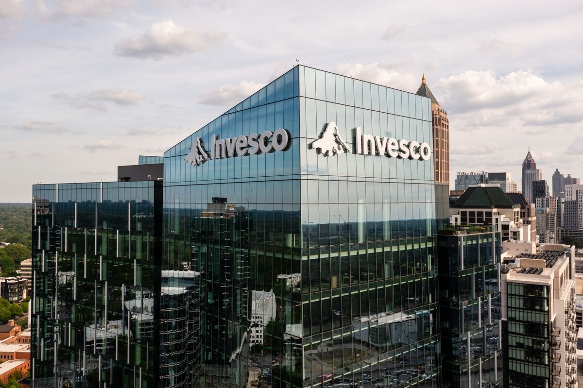 UK Pension Moves £28 Billion to Amundi, Invesco Citing ESG