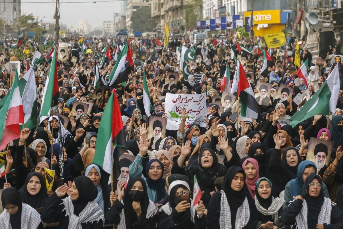 Pakistan Condemns US Strikes in Iran While Embracing Trump