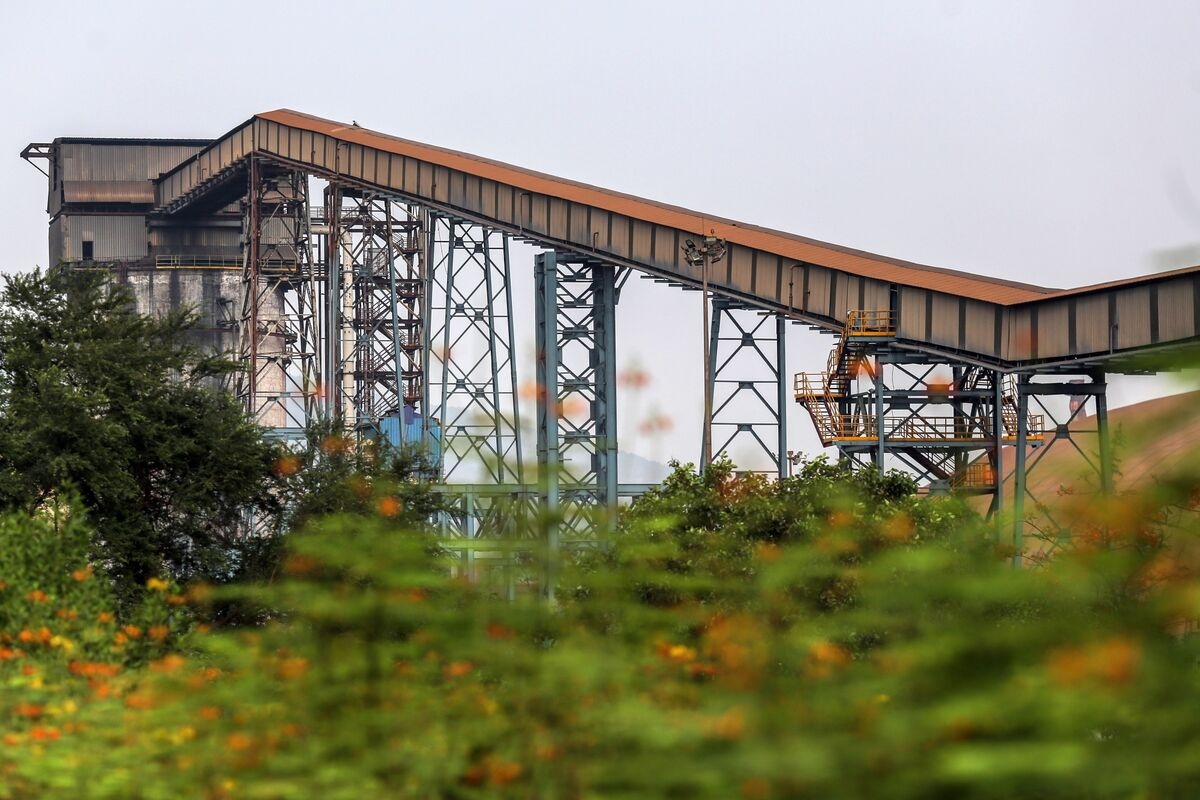 Indian Steel Tycoon's Pathway to Mozambique Coal Deal Reopens