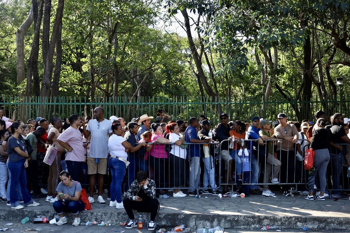 Mexico's Pledge to Give Deportees Jobs Hits Snag Over US Flights