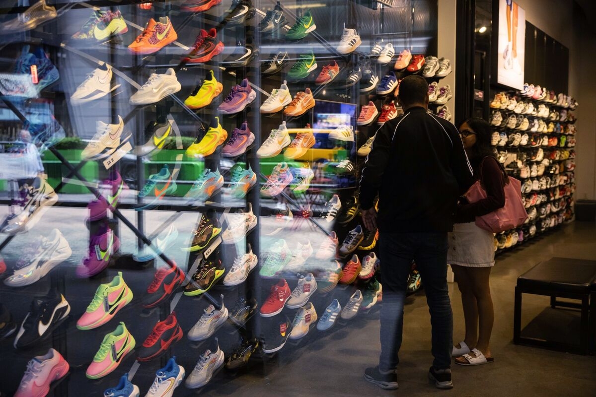 Nike Poised to Win in Dick's Sporting Acquisition of Foot Locker