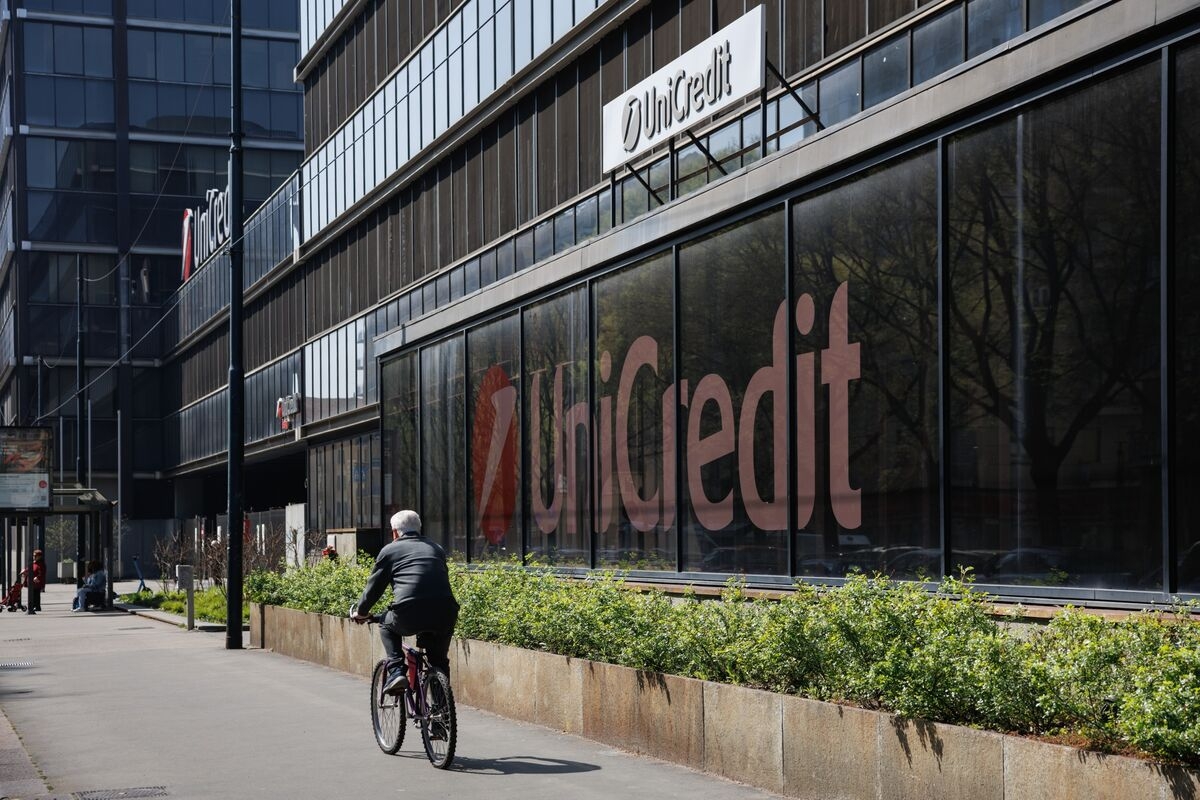 Italian Banking M&A Wave Is Sweeping UniCredit to Mediobanca